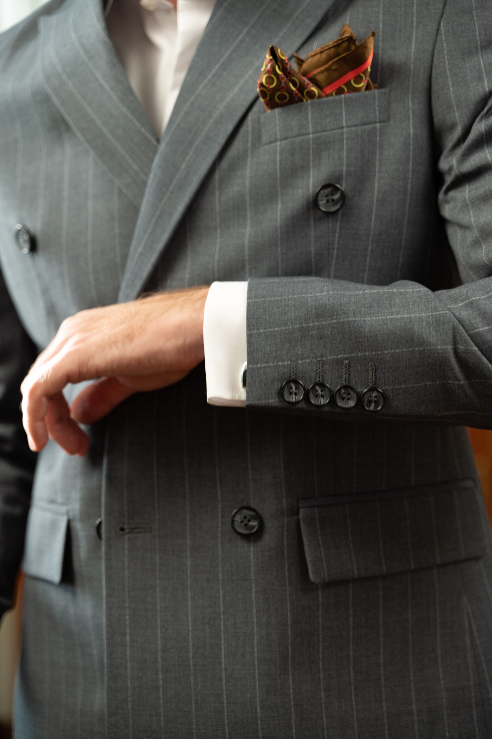 (product) Costum Barbati Gri Dungi la Doua Randuri de nasturi Tailored Fit Cfg320